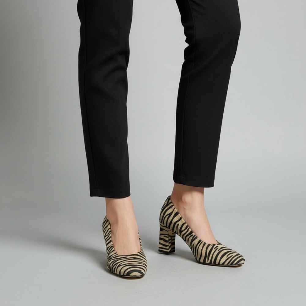 Valley Lane Zebra Print Block Heel Pumps 8.5 Women Suede Animal Print‎ Retro